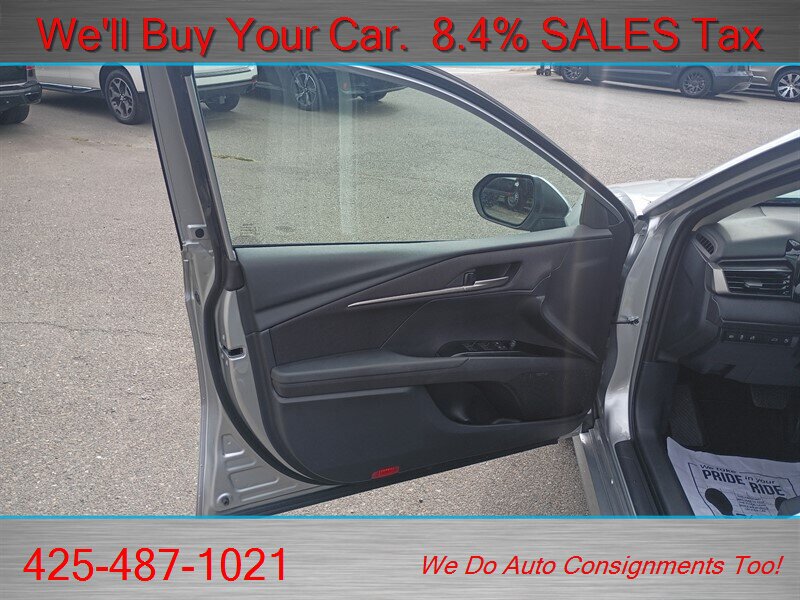 Used 2026 Toyota Camry LE FWD image 9