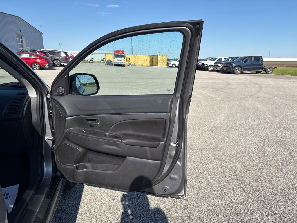 Used 2014 Mitsubishi Outlander Sport ES AWD/4WD image 15
