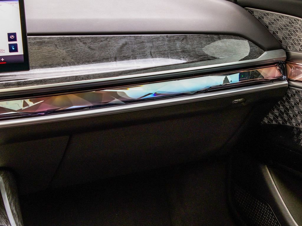 Used 2024 BMW i7 xDrive60 image 21