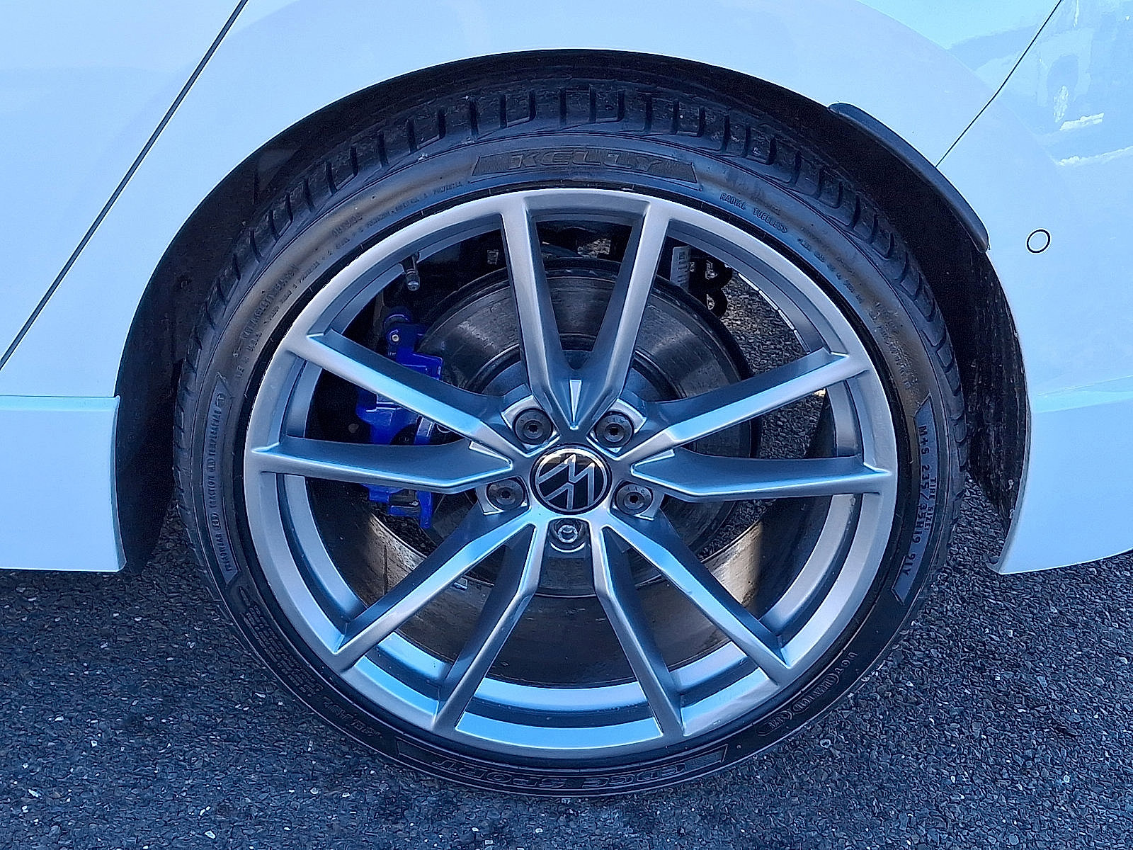 Used 2024 Volkswagen Golf R image 9