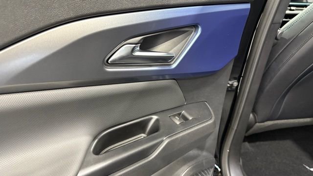 New 2026 Chevrolet Equinox EV LT AWD/4WD image 19