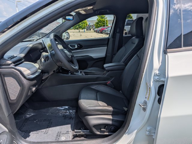 Used 2023 Jeep Compass Limited AWD/4WD image 10