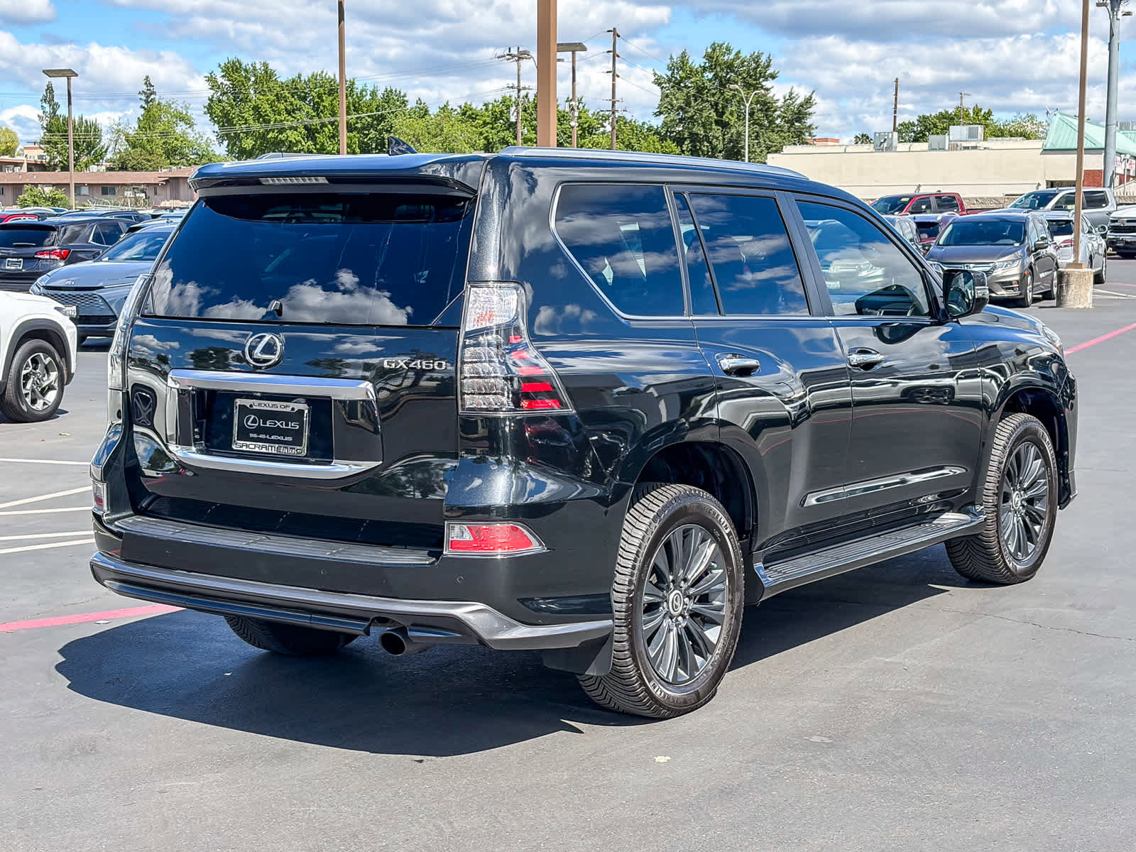 Used 2023 Lexus GX 460 Luxury w/ Sport Design Package image 4