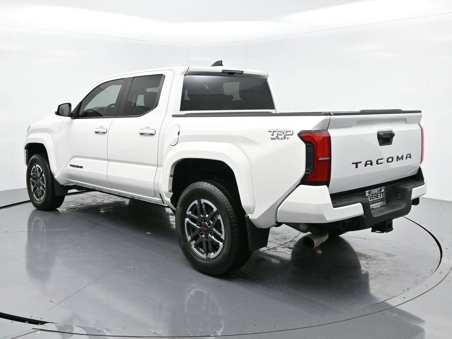 Used 2024 Toyota Tacoma TRD Sport image 5