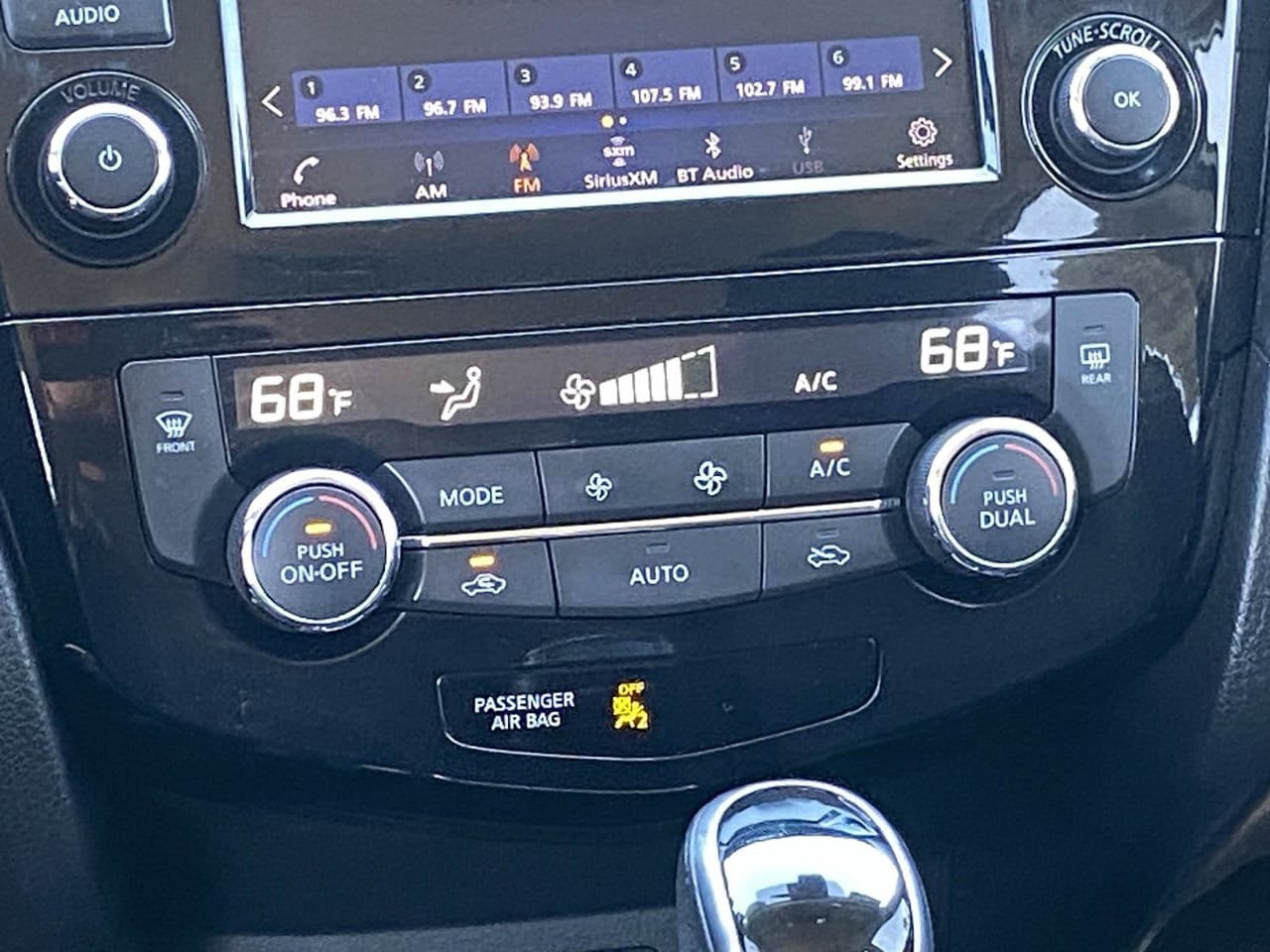 Certified 2020 Nissan Rogue SV FWD image 21