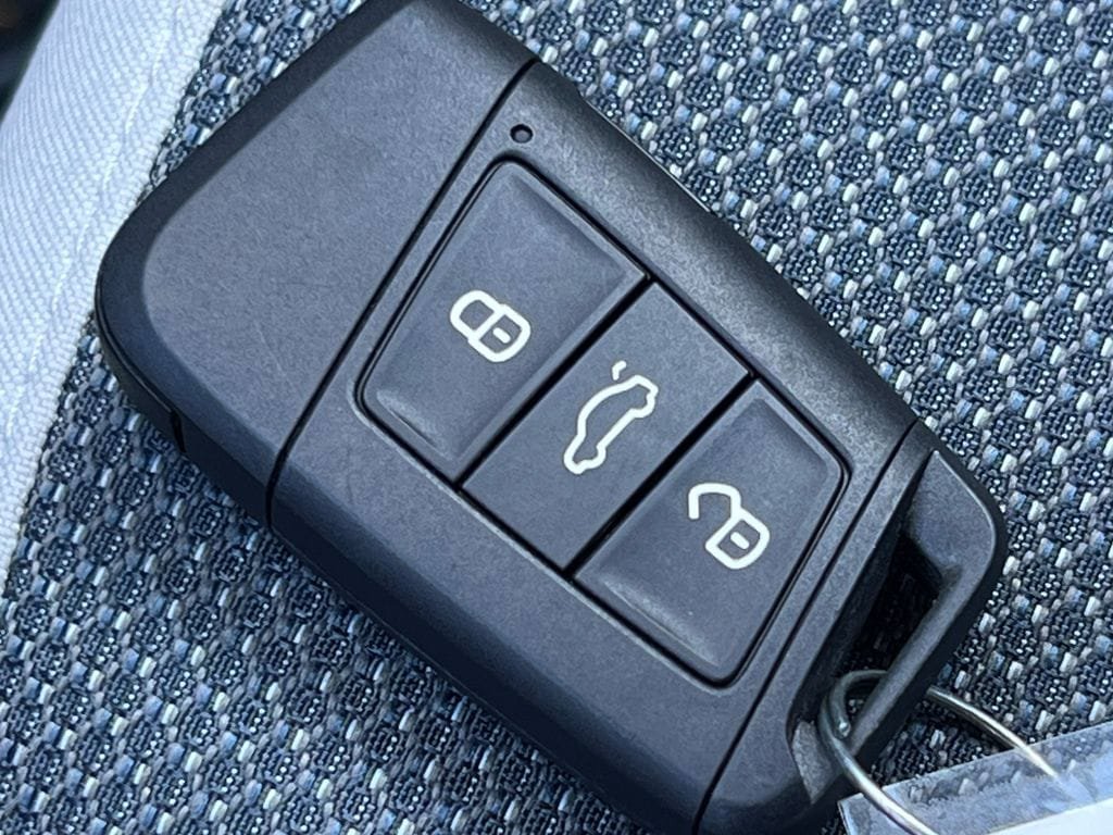 Used 2025 Volkswagen Taos S AWD/4WD image 29
