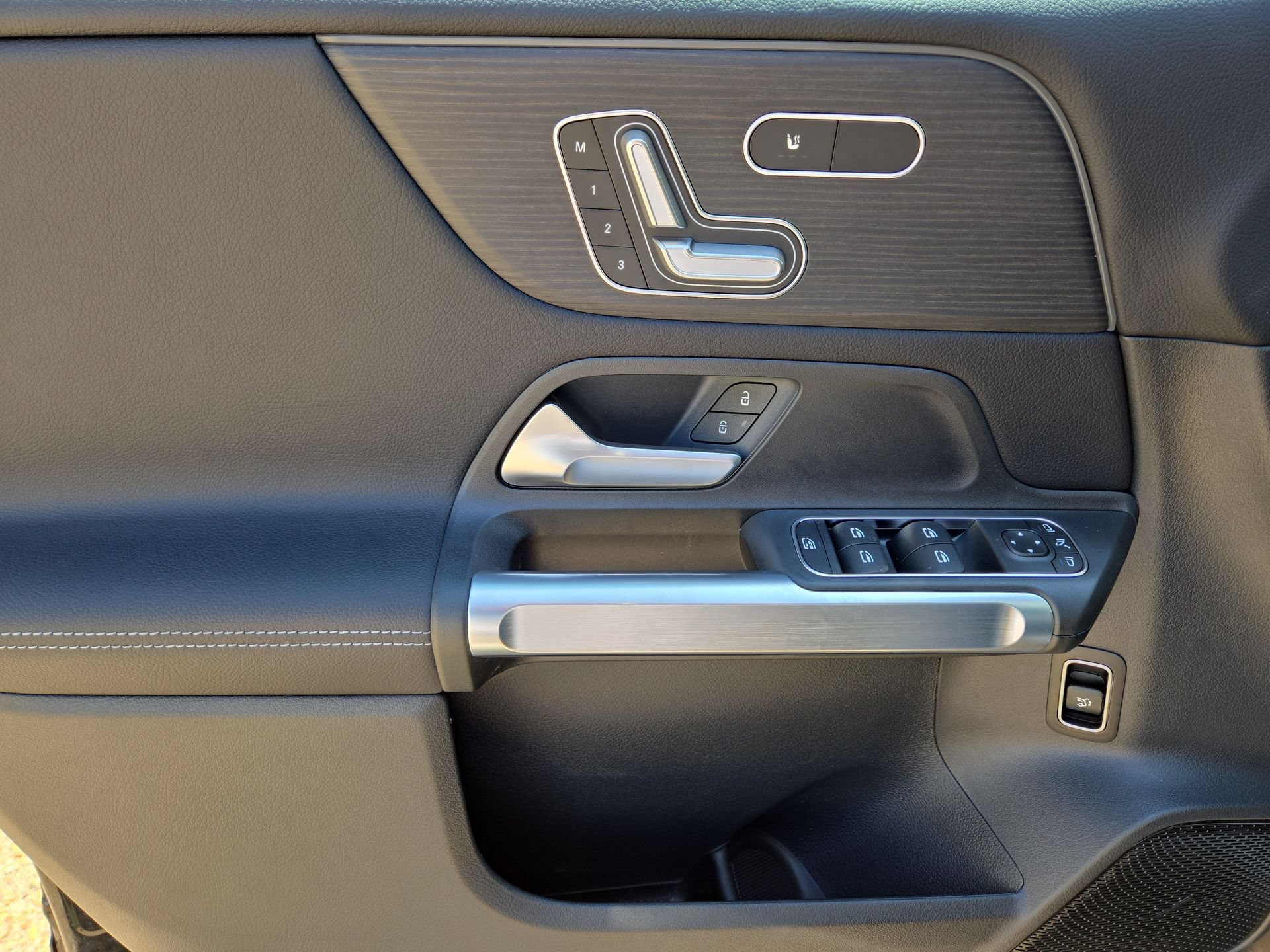 New 2026 Mercedes-Benz GLB 250 image 15