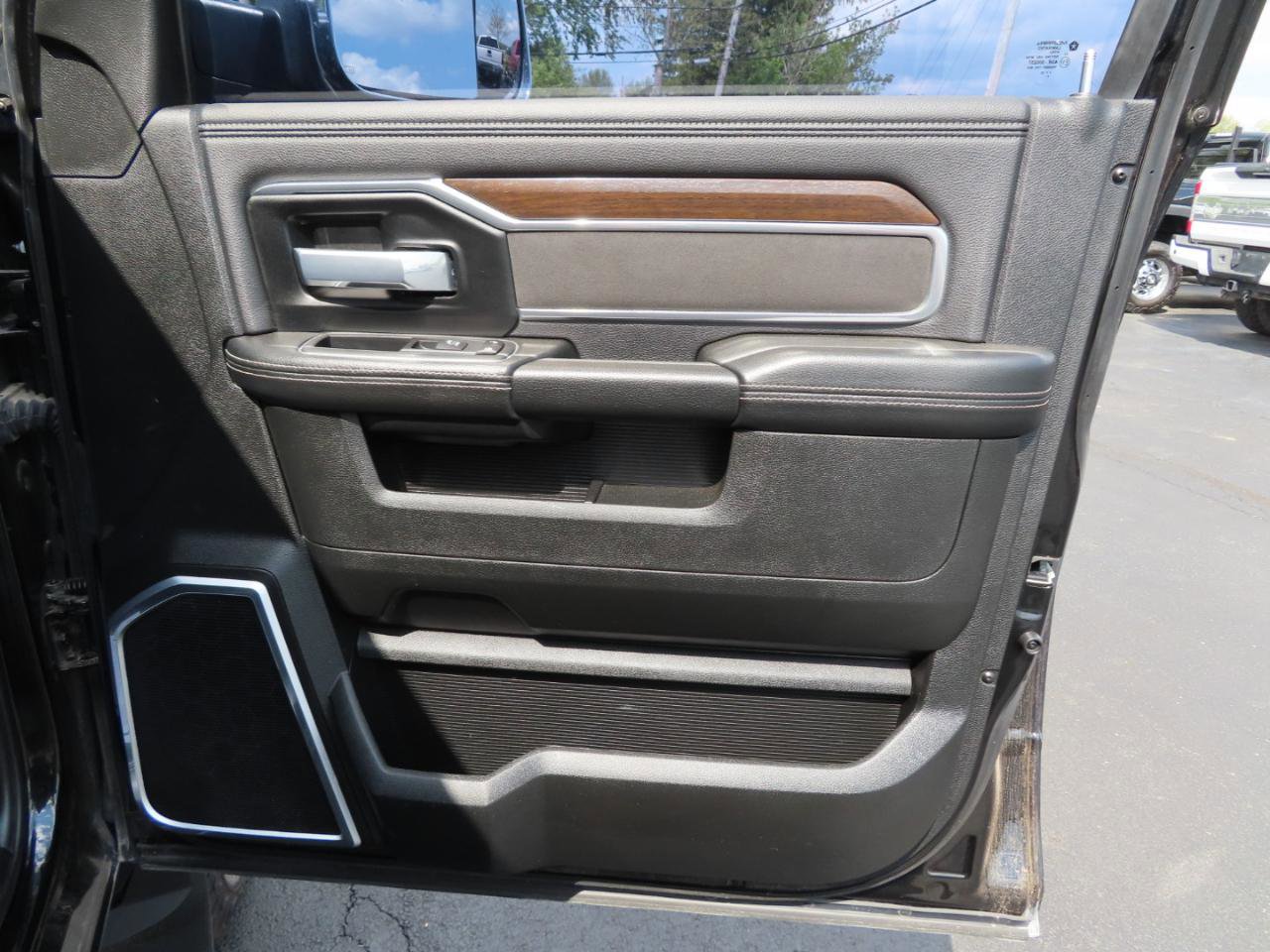 Used 2022 RAM 2500 Laramie AWD/4WD image 38