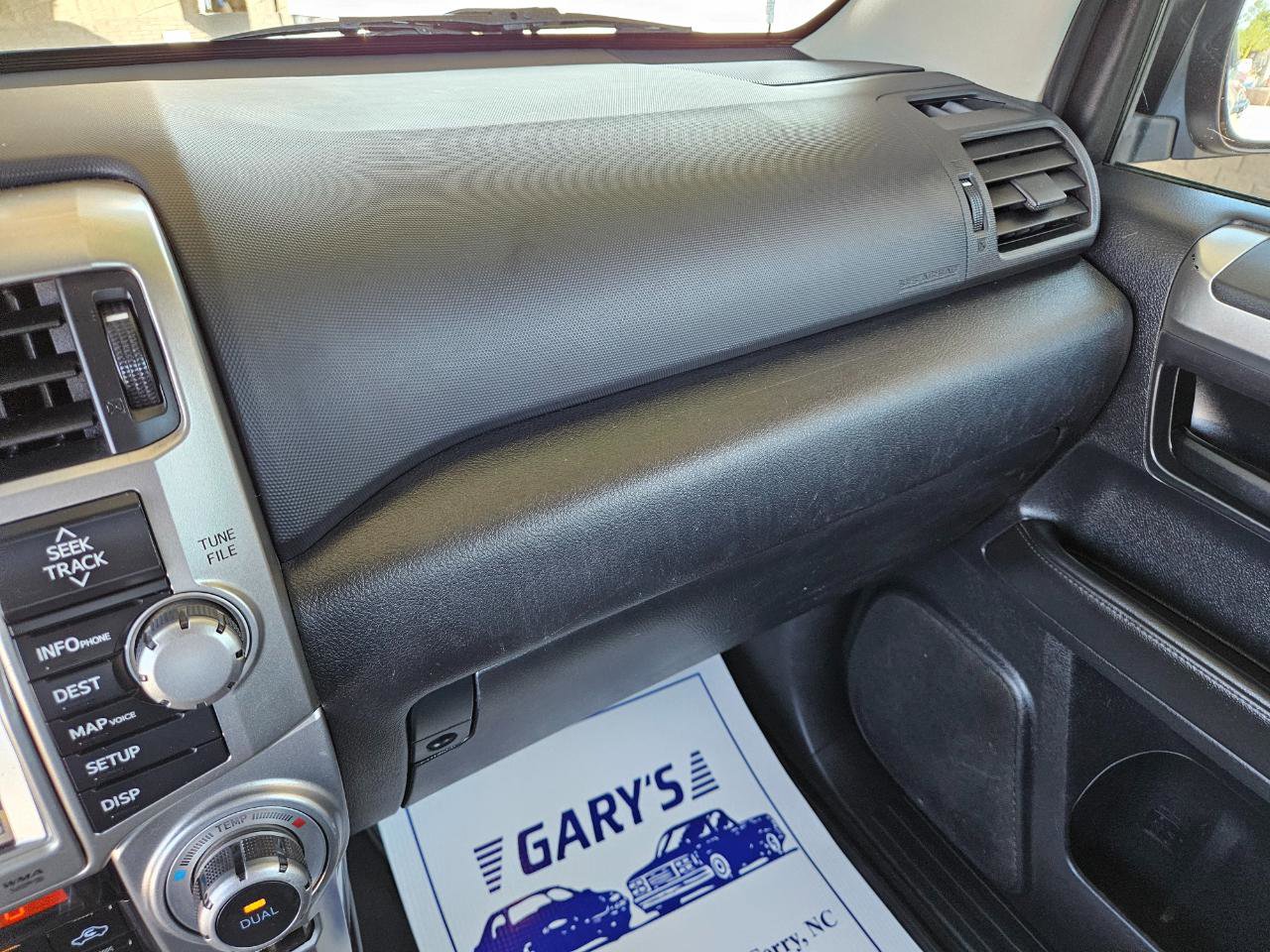 Used 2010 Toyota 4Runner Limited image 19