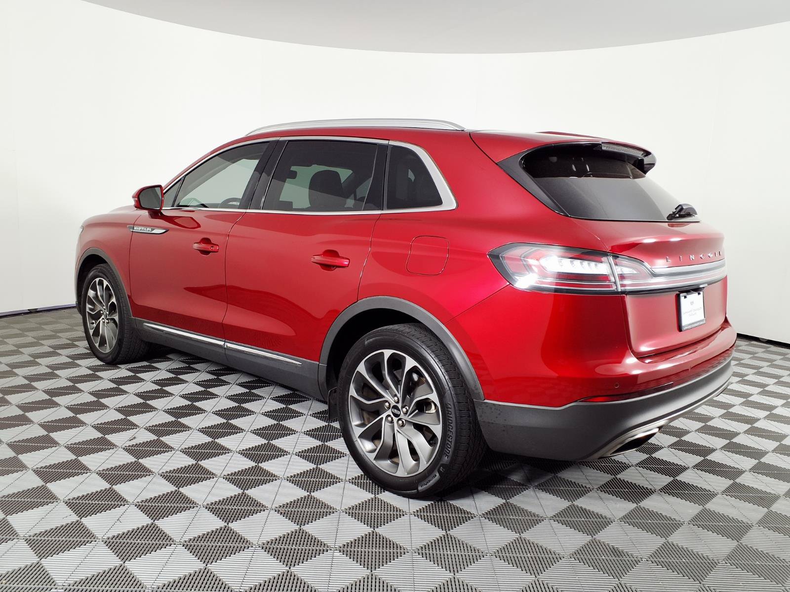 Used 2021 Lincoln Nautilus Reserve AWD/4WD image 6