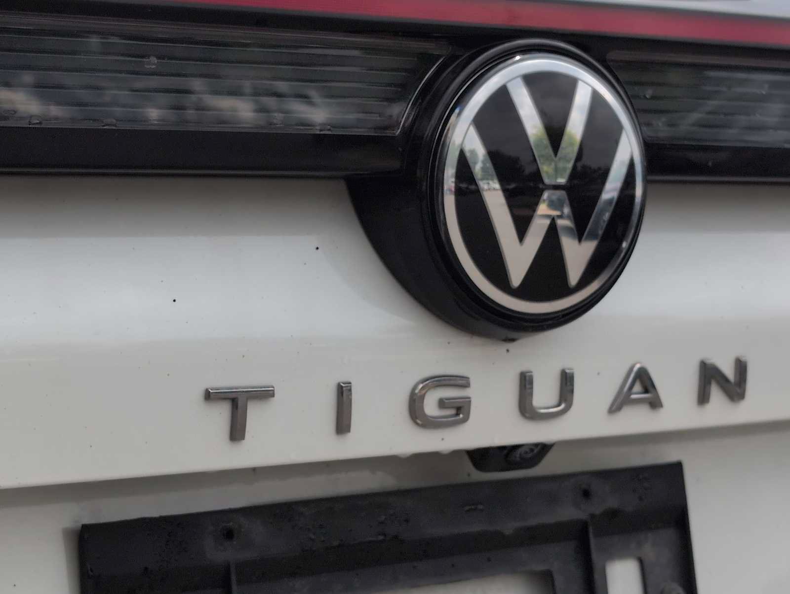 Used 2025 Volkswagen Tiguan SEL R-Line AWD/4WD image 13
