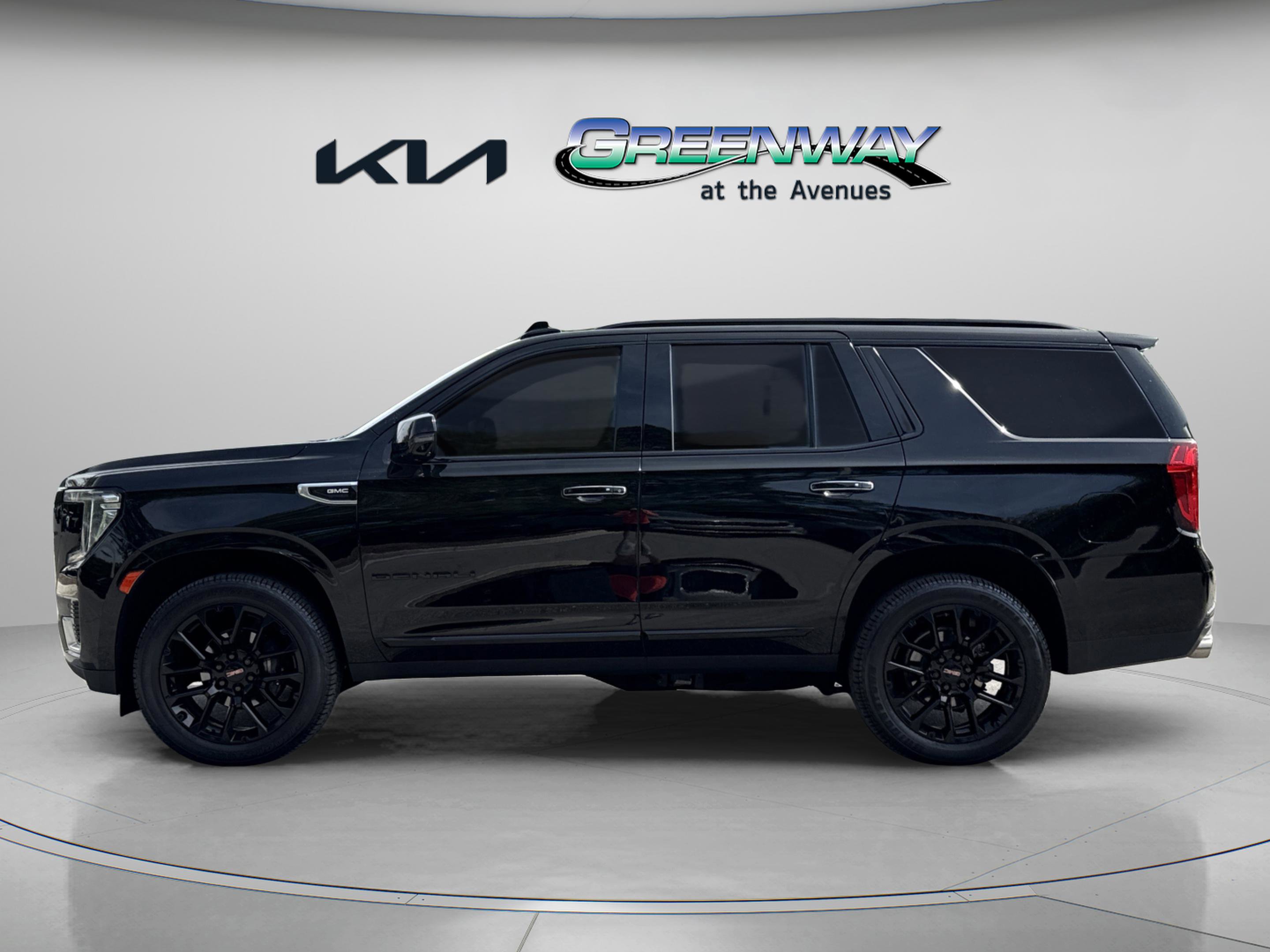 Used 2022 GMC Yukon Denali AWD/4WD image 3