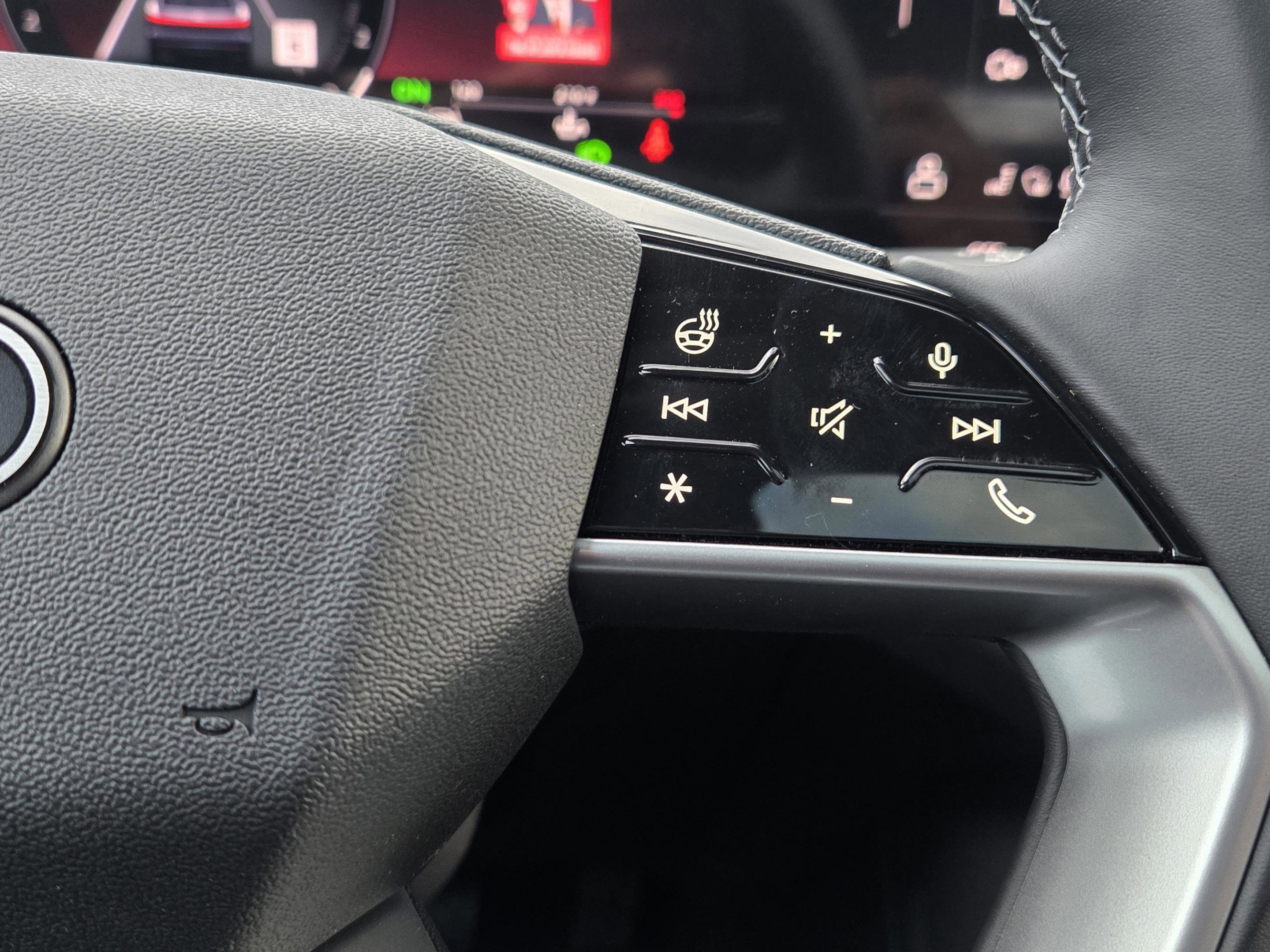 New 2025 Audi Q5 Prestige image 17