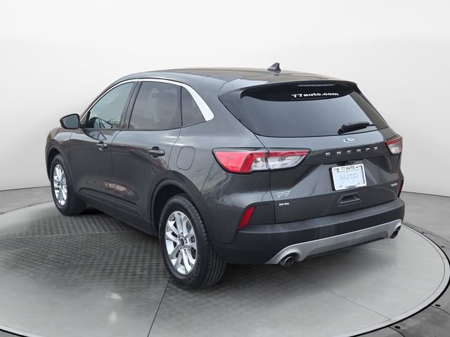 Used 2020 Ford Escape SE image 3