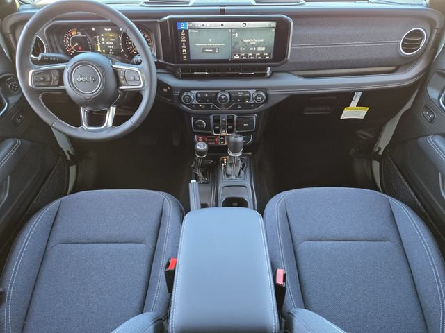 New 2026 Jeep Wrangler Unlimited Rubicon w/ Rockslide Package AWD/4WD image 22