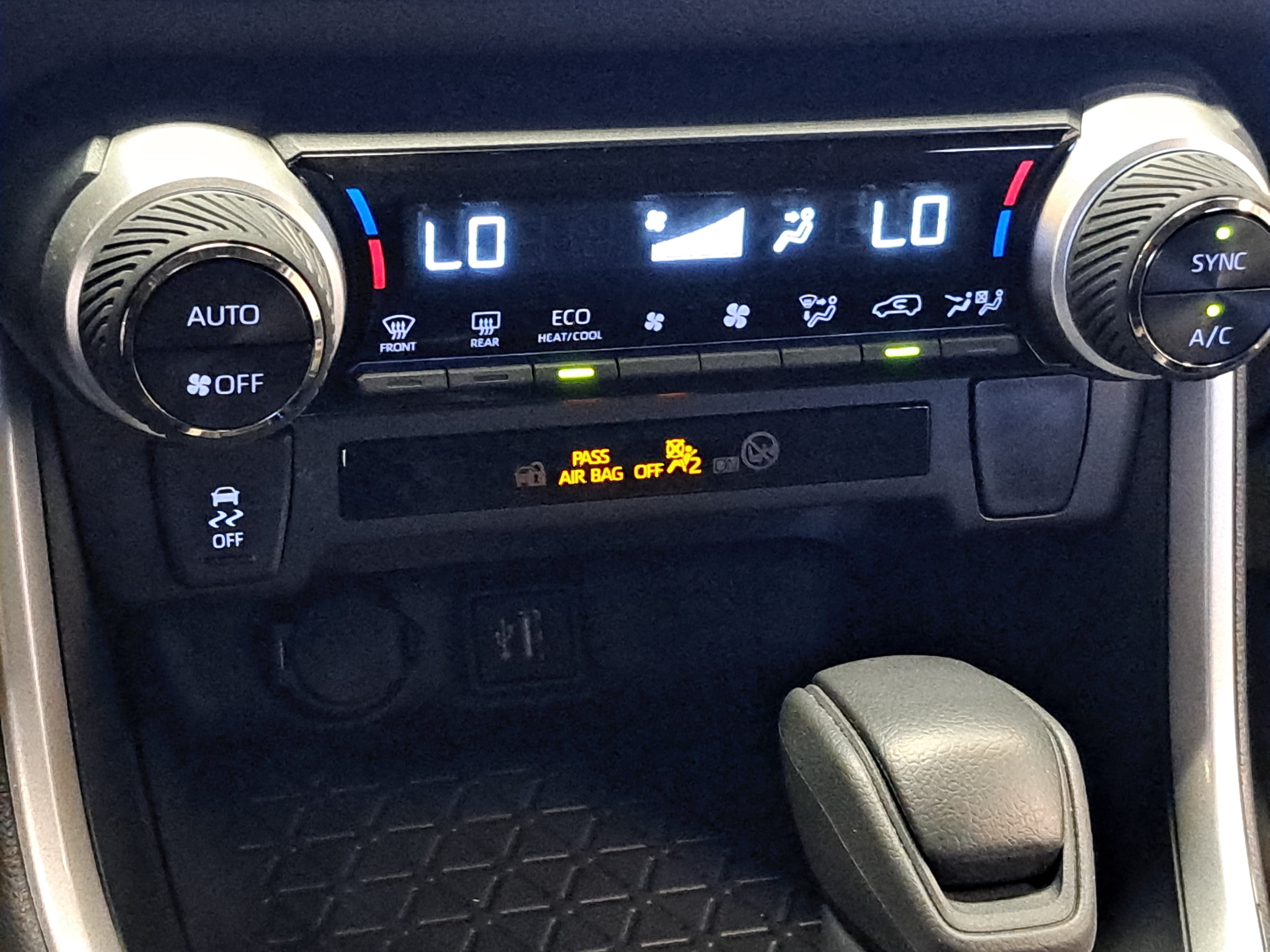 Used 2025 Toyota RAV4 XLE w/ Convenience Package AWD/4WD image 22