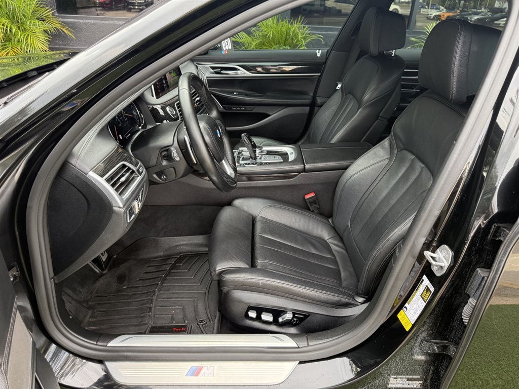 Used 2019 BMW 740i w/ M Sport Package RWD image 13