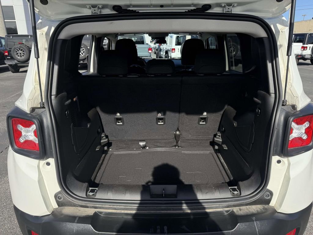 Used 2022 Jeep Renegade Sport w/ Sport Appearance Group image 10