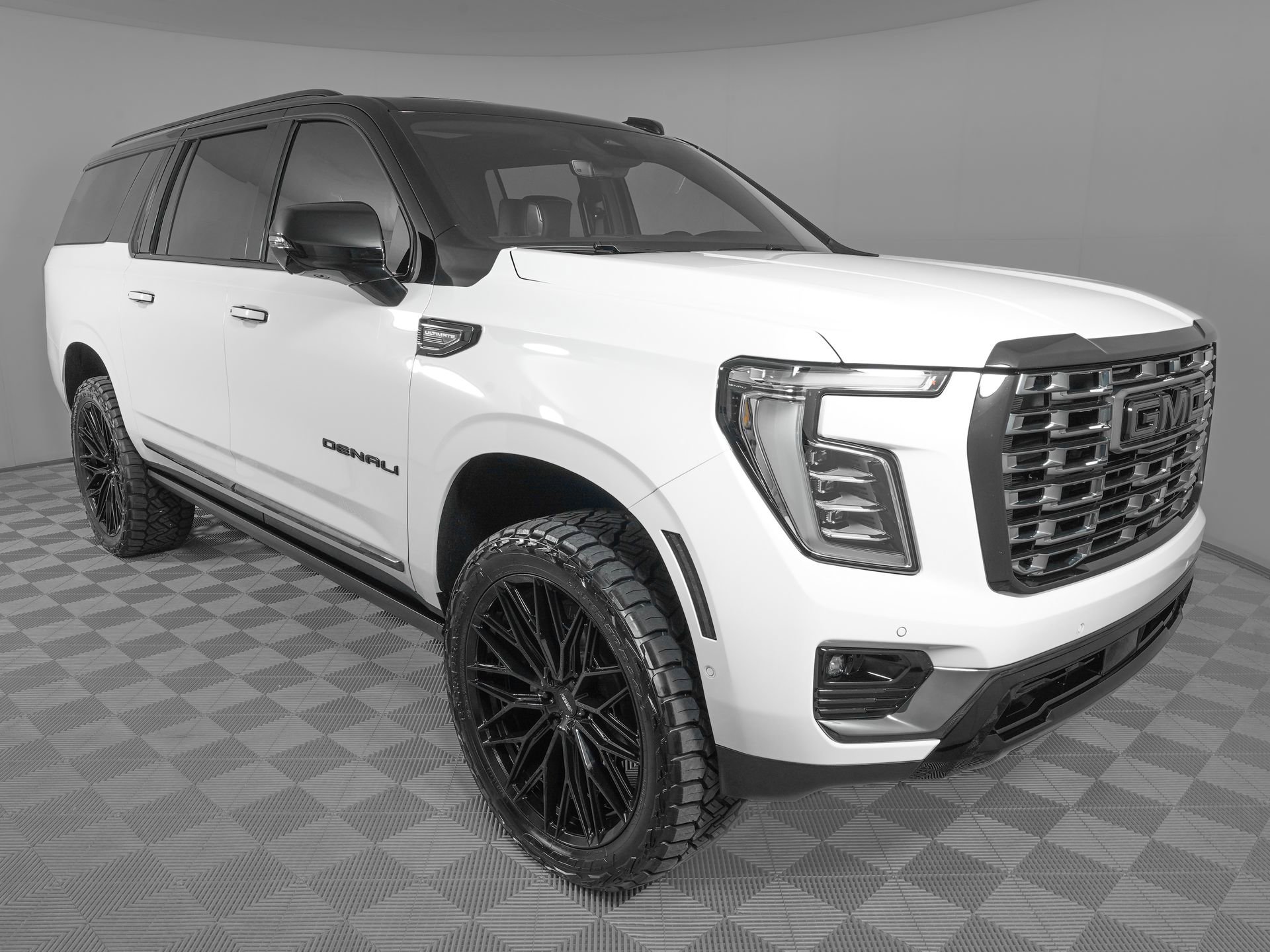 Used 2026 GMC Yukon XL Denali Ultimate AWD/4WD image 4