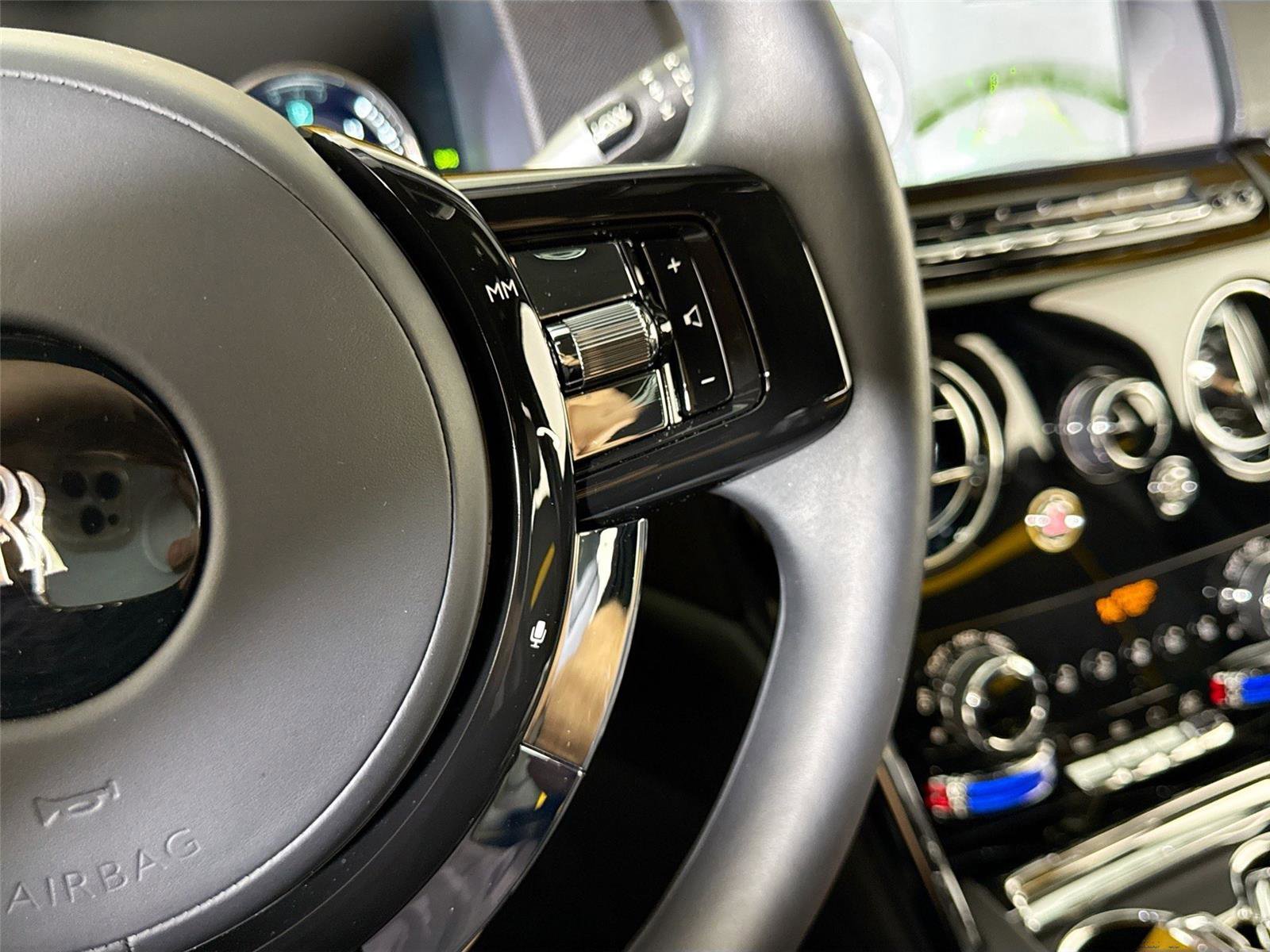 Used 2022 Rolls-Royce Cullinan w/ Interior Detailing Package image 22