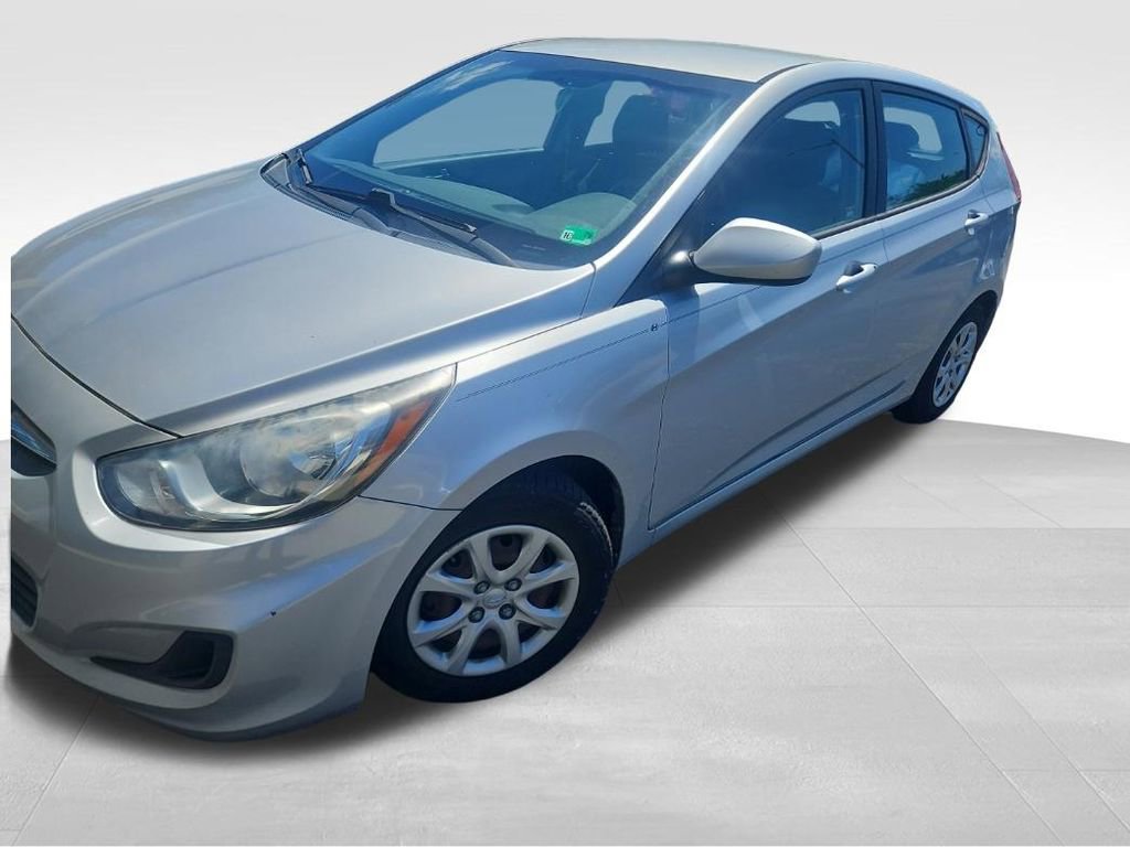 Used 2014 Hyundai Accent GS FWD image 2