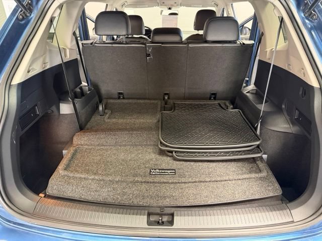 Used 2020 Volkswagen Tiguan SE w/ 3rd Row Seat Package AWD/4WD image 31