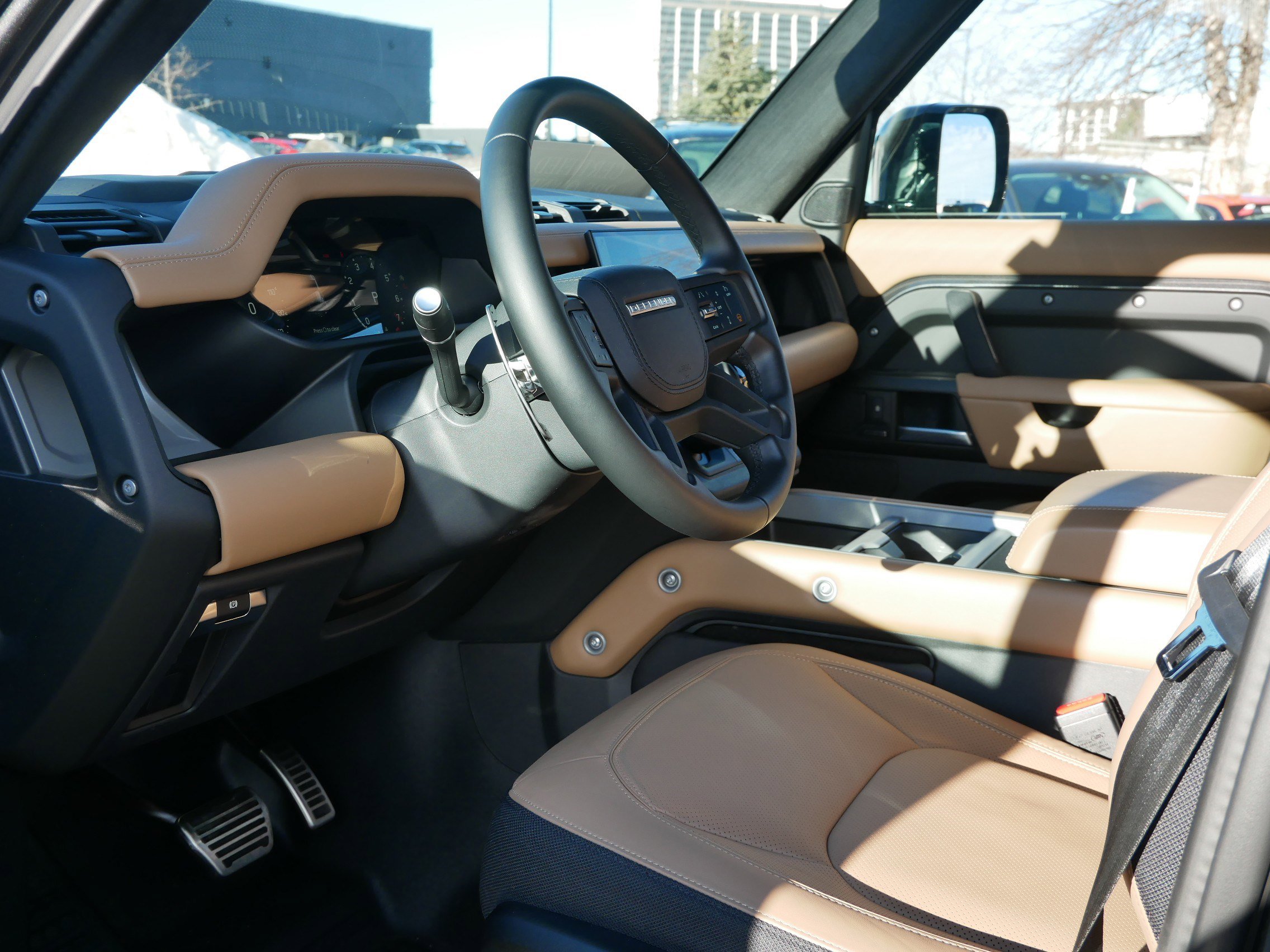 Certified 2025 Land Rover Defender 110 V8 image 13