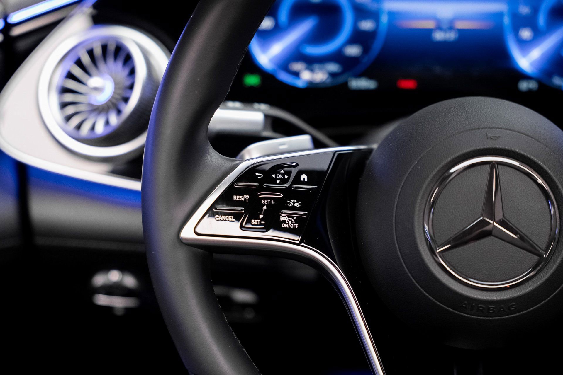 Used 2023 Mercedes-Benz EQS 580 4MATIC Sedan image 44