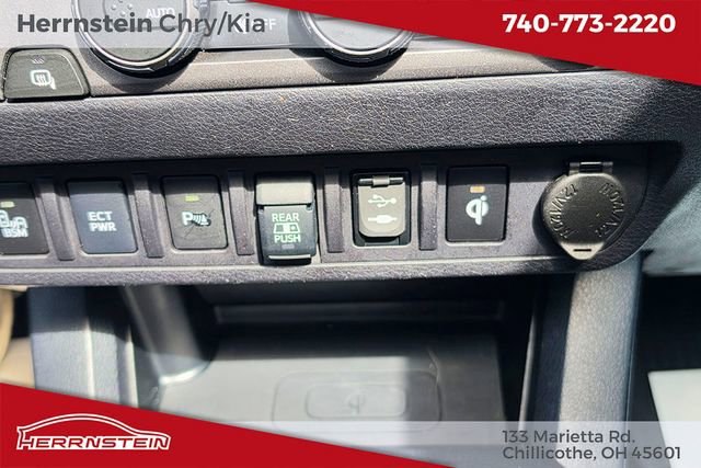 Used 2019 Toyota Tacoma TRD Sport image 19