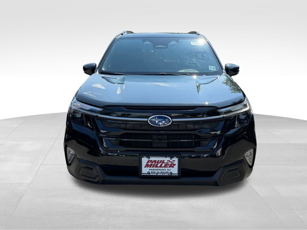 Used 2025 Subaru Forester Touring AWD/4WD image 2