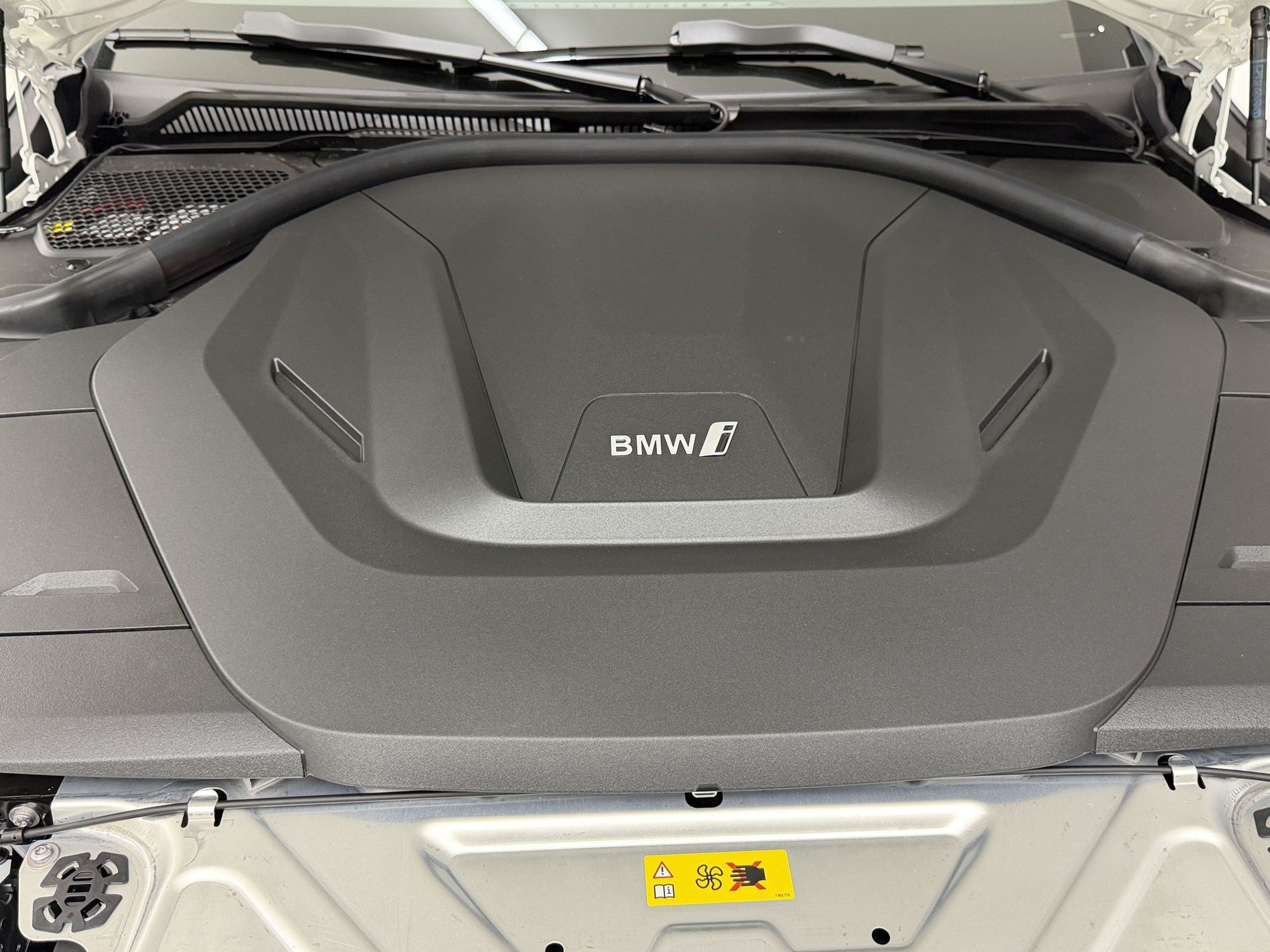 New 2026 BMW i4 eDrive40 w/ Parking Assistance Package RWD image 34