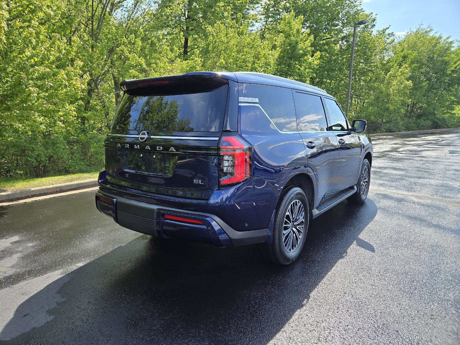Used 2025 Nissan Armada SL w/ Captain's Chari Seat Package AWD/4WD image 3