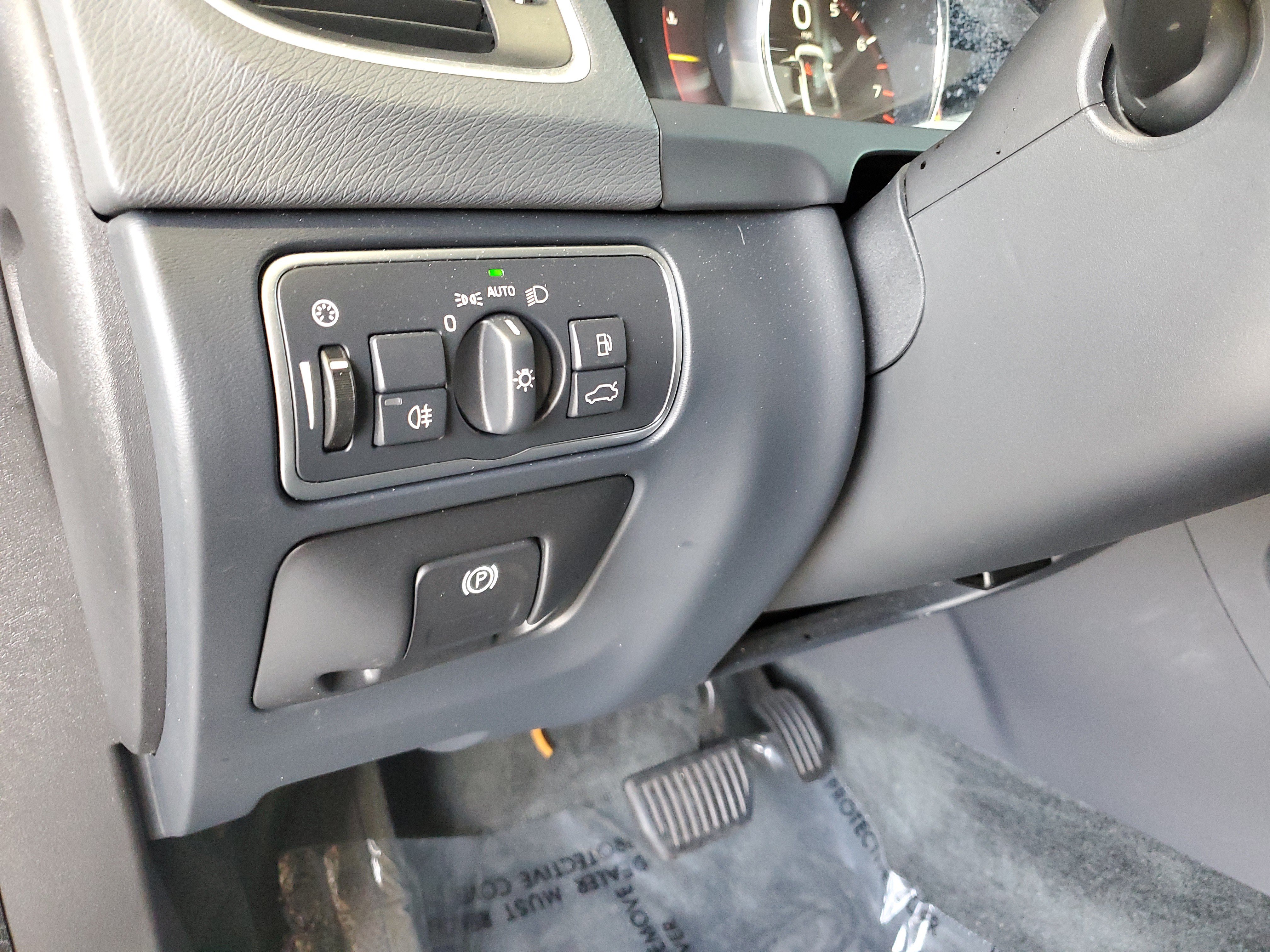 Used 2017 Volvo S60 T5 Inscription Platinum FWD image 21