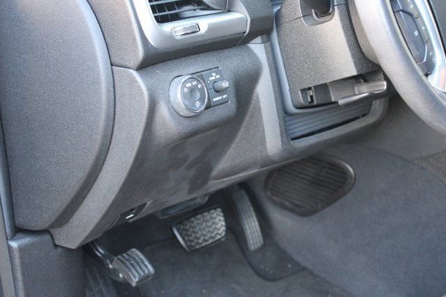 Used 2015 GMC Acadia SLE image 22