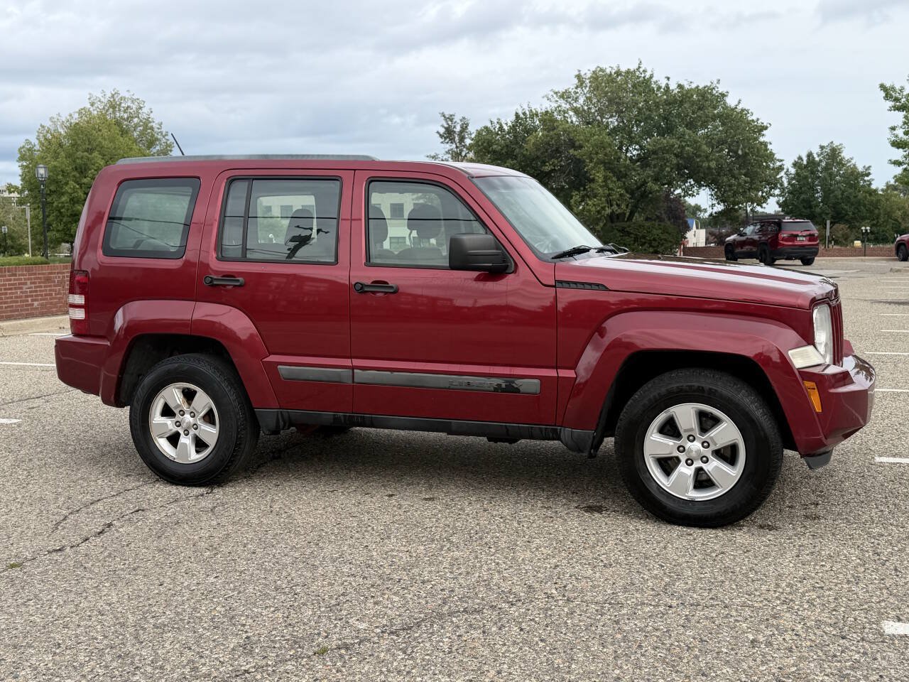 Used 2012 Jeep Liberty Sport AWD/4WD image 3