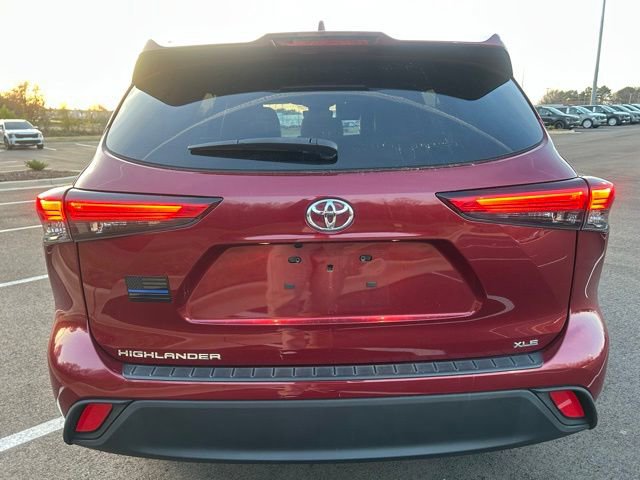 Used 2022 Toyota Highlander XLE image 5