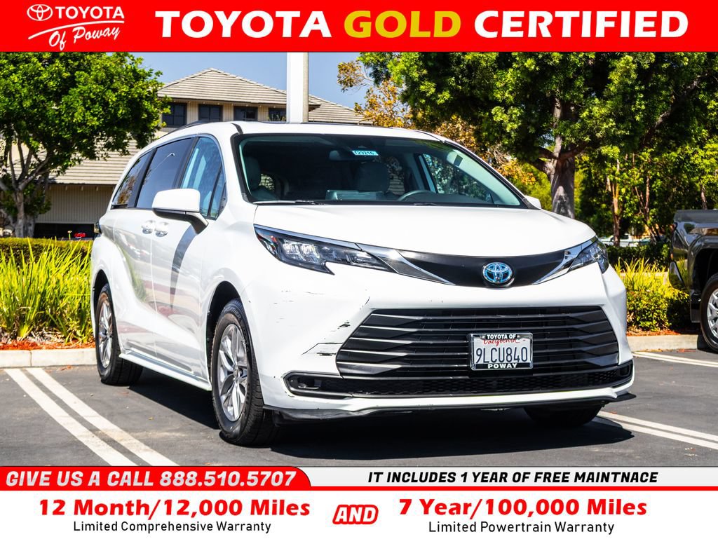 Used 2024 Toyota Sienna LE w/ LE Plus Package
