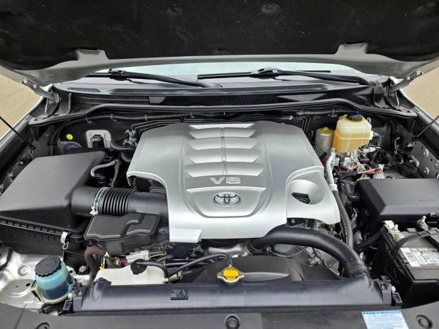 Used 2013 Toyota Land Cruiser AWD/4WD image 47