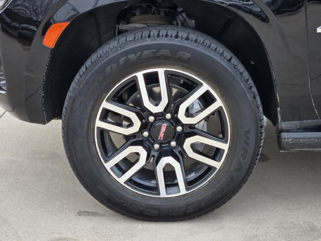 Used 2023 GMC Yukon AT4 w/ AT4 Premium Plus Package image 17