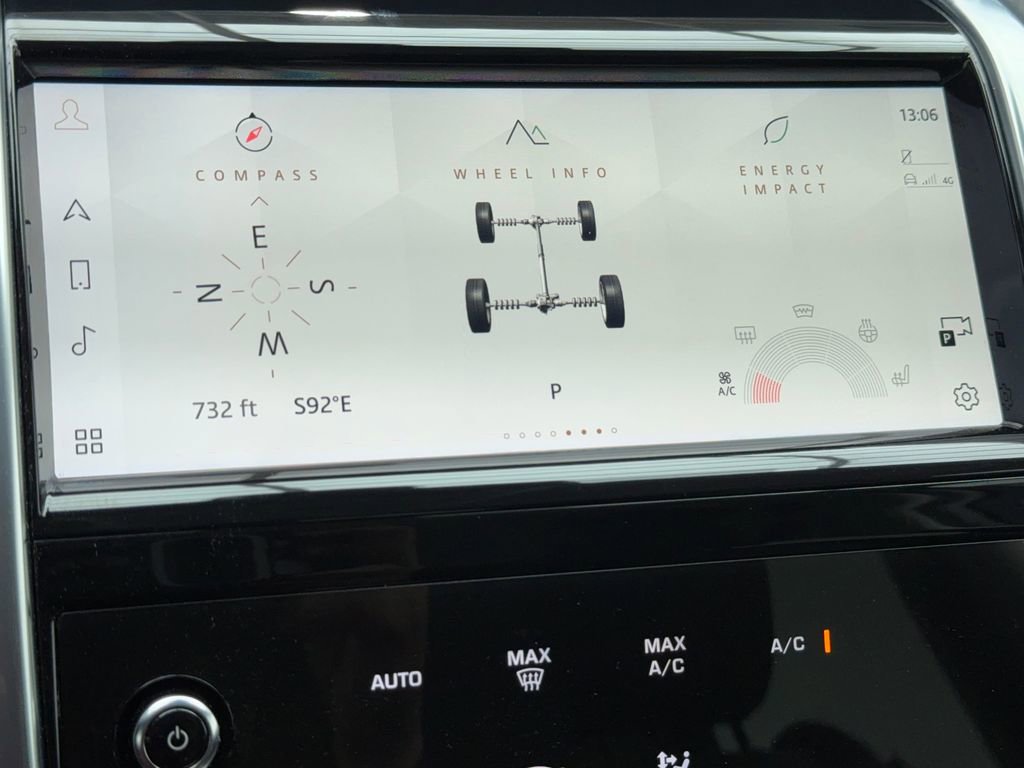 Used 2022 Land Rover Discovery Sport SE AWD/4WD image 24