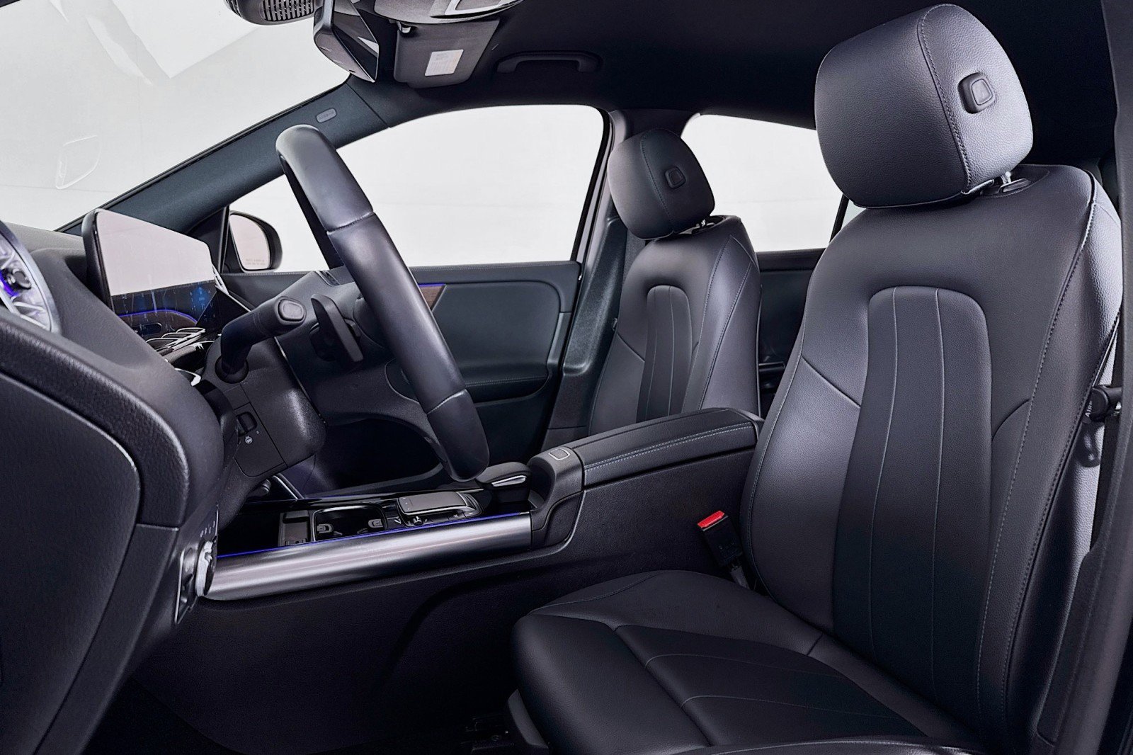 Certified 2022 Mercedes-Benz GLA 250 4MATIC w/ Premium Package image 17