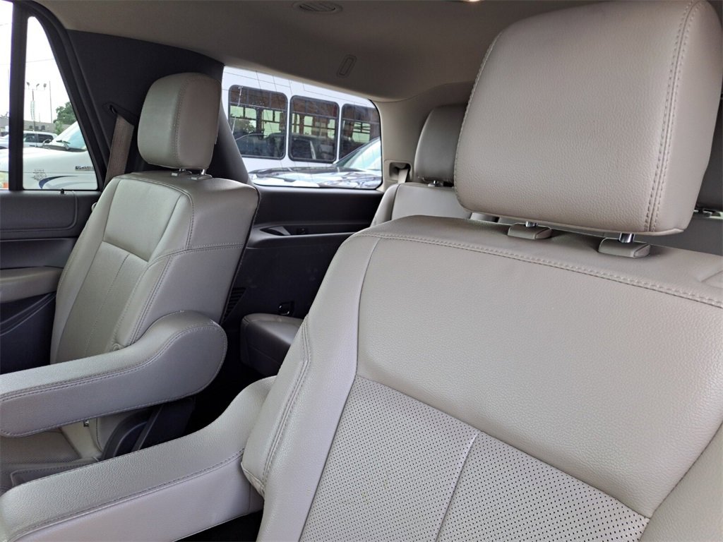 Used 2021 Ford Expedition XLT image 25