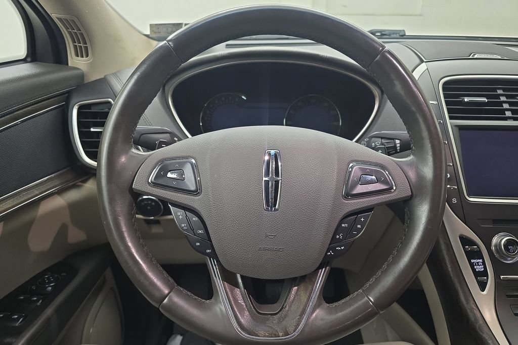 Used 2017 Lincoln MKX Select w/ Select Plus Package AWD/4WD image 15