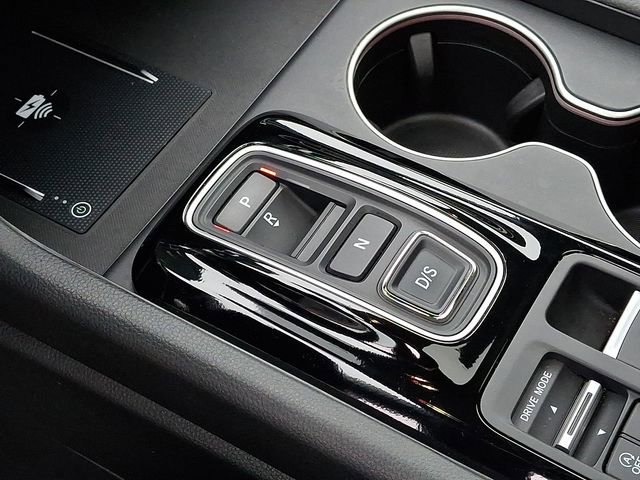 Certified 2025 Honda Pilot Black Edition image 17