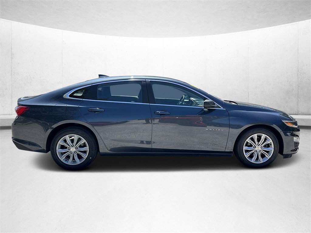 Used 2020 Chevrolet Malibu LT image 2