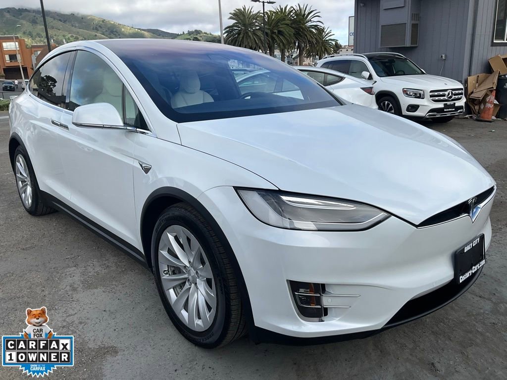 Used 2017 Tesla Model X 90D image 89
