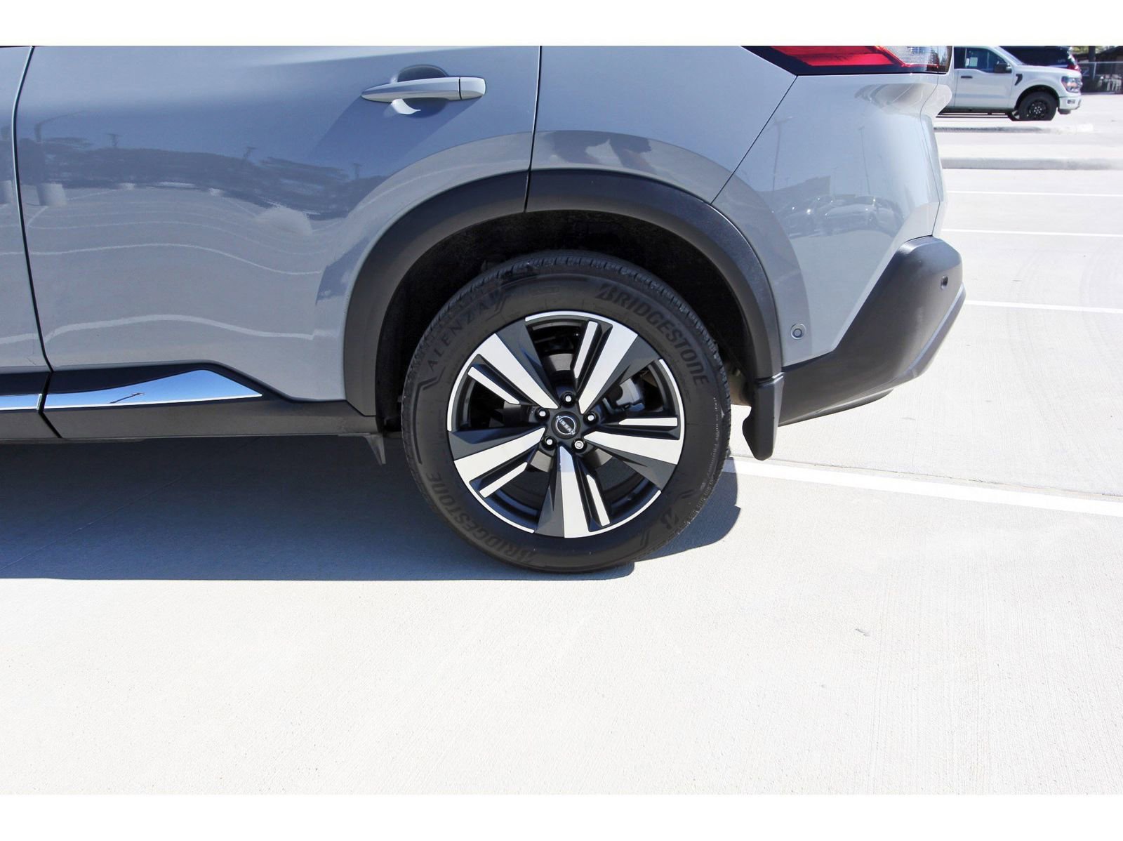 Used 2023 Nissan Rogue SL w/ SL Premium Package image 29