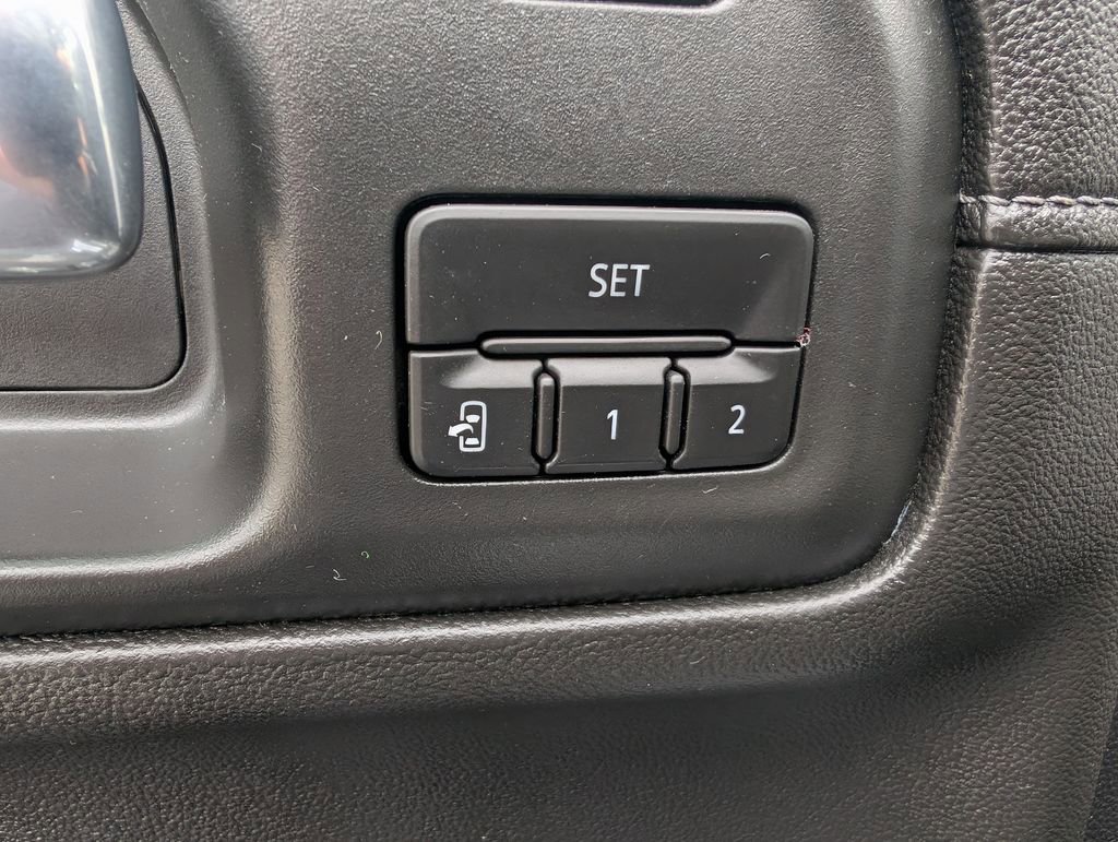 Used 2021 Chevrolet Silverado 2500 High Country w/ Z71 Off-Road Package AWD/4WD image 17