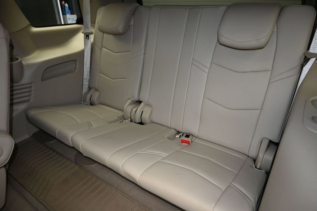 Used 2019 Cadillac Escalade Premium Luxury AWD/4WD image 17