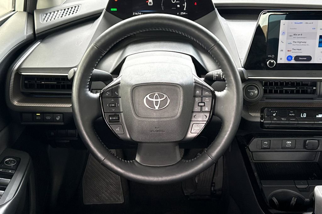 Used 2025 Toyota Prius XLE FWD image 21